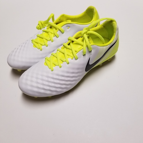 nike magista opus size 6